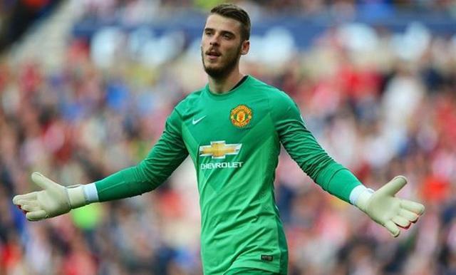  曼联战水晶宫遇争议判罚，B费染红离场  