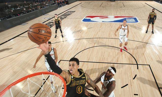  米切尔三分绝杀骑士险胜尼克斯延续主场不败神话  